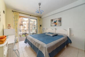 1 bedroom, in-room safe, desk, iron/ironing board