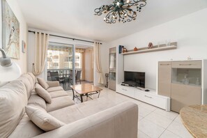 Smart TV - Tropical Holiday Apartment (Los Cristianos)