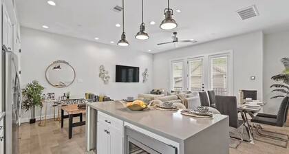 Stylish Heights Retreat / Near Downtown Houston