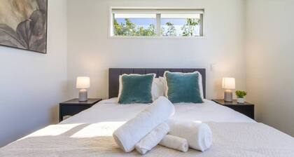 Walk to Hagley Park | EV Charger | 3 Bed 3 Bath