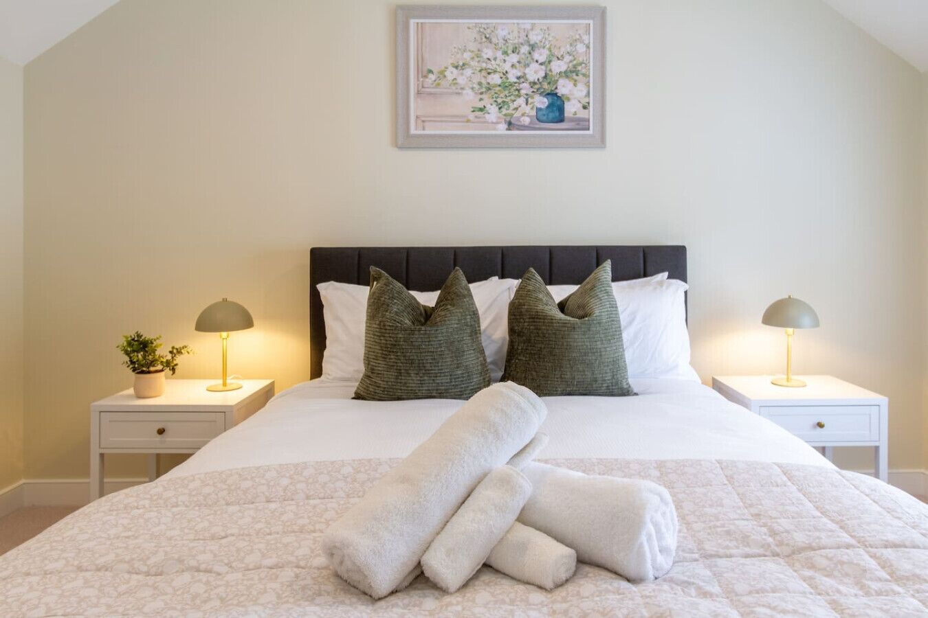 Iron/ironing board, travel cot, WiFi, bed sheets