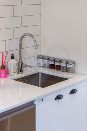 Interior - Classic Charm Meets Modern Comfort +parking (Christchurch)