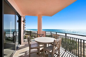 Outdoor dining - “Southern Comfort” 🐟 A PURE SALT PROPERTY 🐟 Brand New Rental (Orange Beach)
