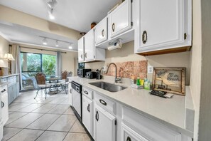Private kitchen - Seascape Golf Villas 4A (Miramar Beach)