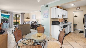 Condo, nhiều giường (Seascape Golf Villas 4A) | Nội thất