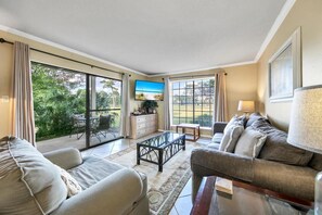 Living area - Seascape Golf Villas 4A (Miramar Beach)