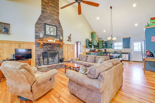 Riverfront Escape w Deck, Porch and Fenced Yard