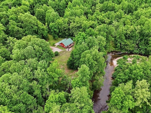 Riverfront Escape w Deck, Porch and Fenced Yard