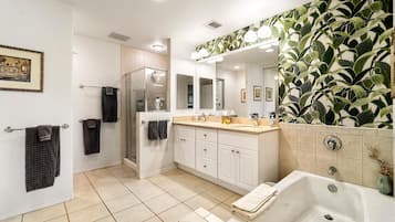 House, 1 King Bed with Sofa bed (Colony Villas at Waikoloa Beach Resor) | Bathroom