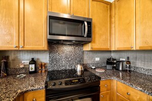 Nhà, 1 giường cỡ king và sofa giường (Colony Villas at Waikoloa Beach Resor) | Bếp riêng