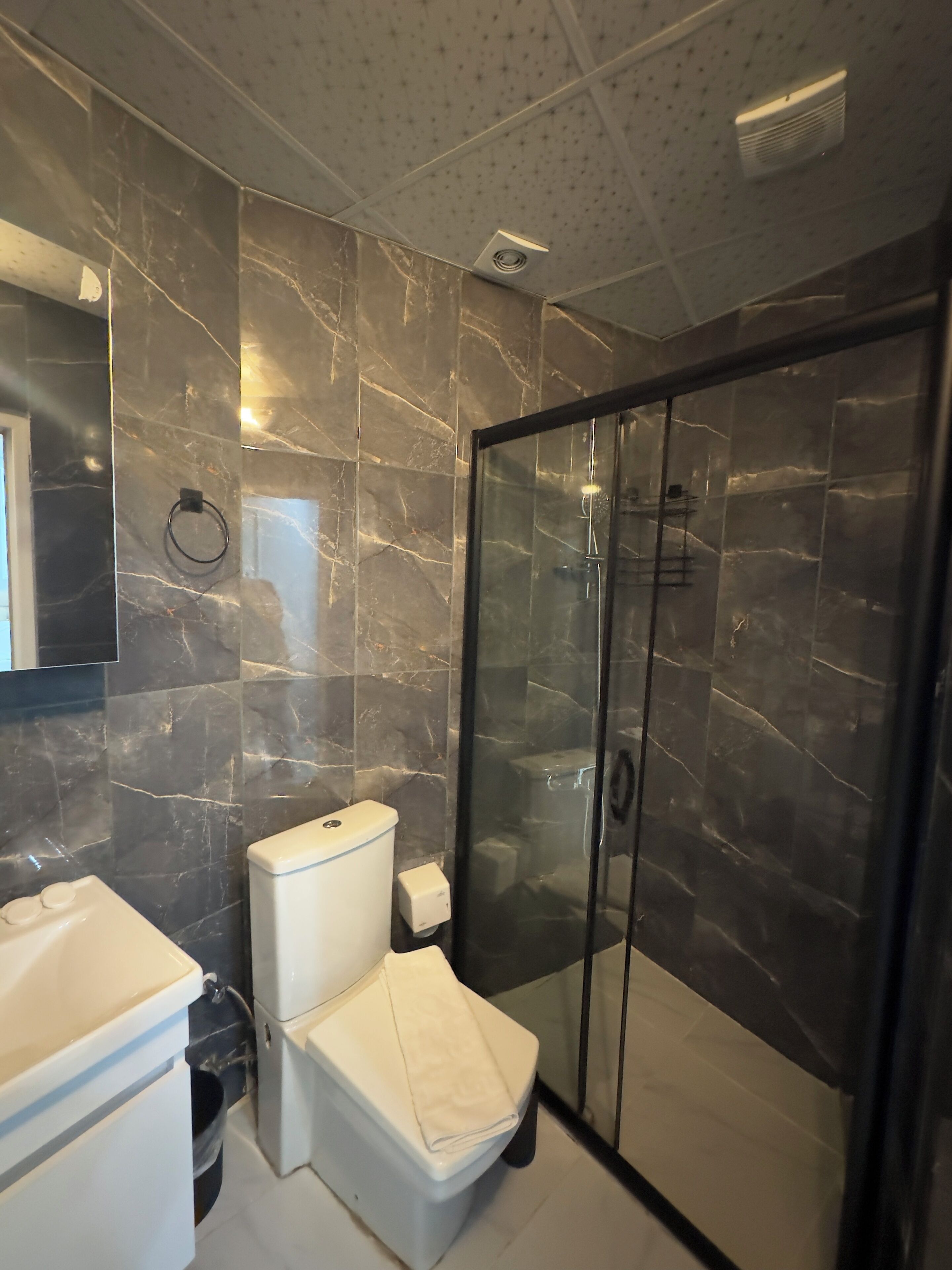 Family Quadruple Room | Bathroom