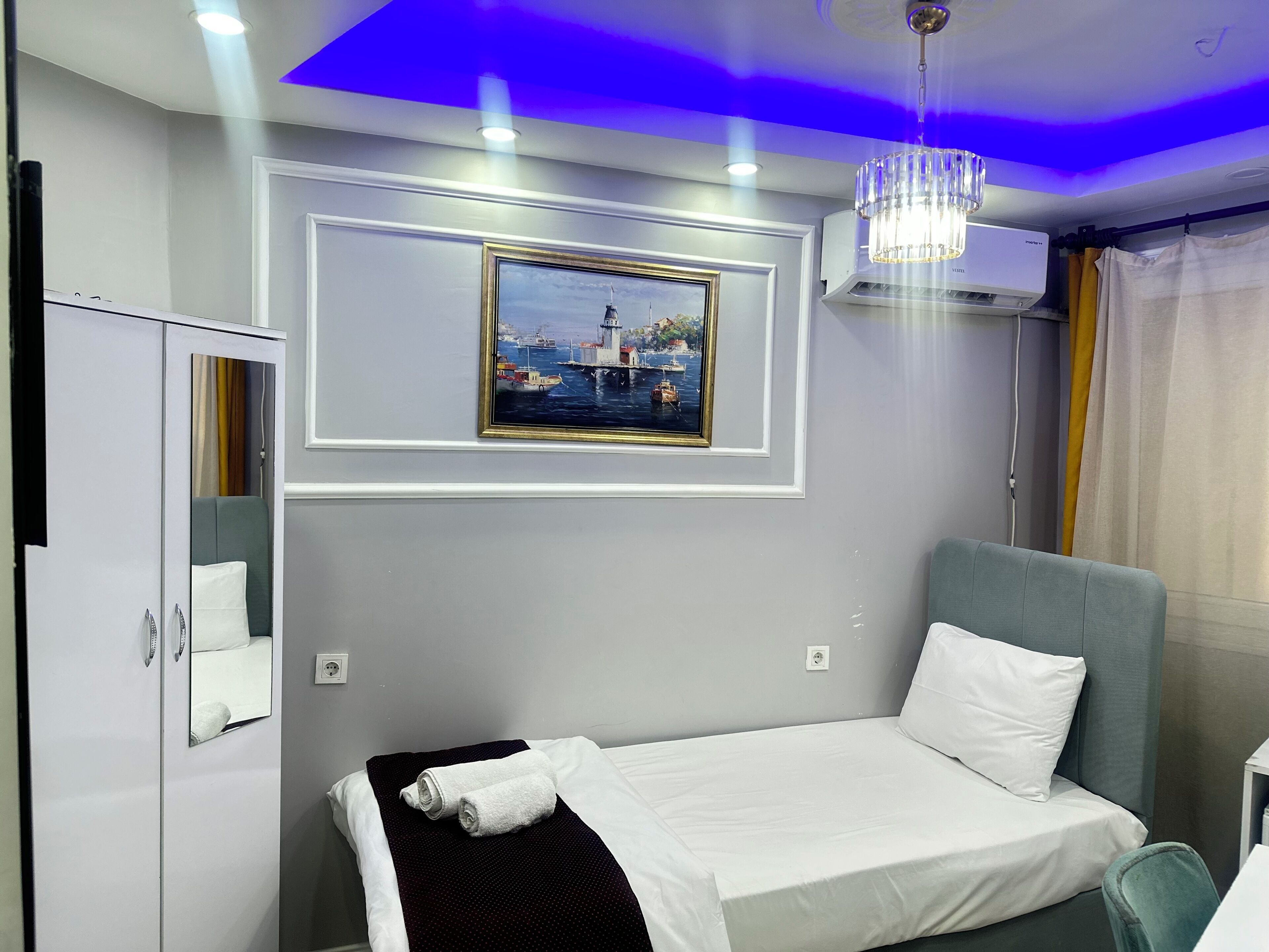 Einzelzimmer | Schreibtisch, schallisolierte Zimmer, kostenloses WLAN