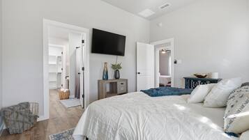 3 chambres, fer et planche à repasser, lit parapluie, Wi-Fi gratuit