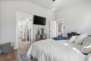 3 chambres, fer et planche à repasser, lit parapluie, Wi-Fi gratuit