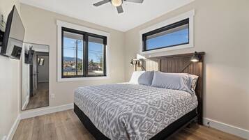 Een strijkplank/strijkijzer, wifi, beddengoed