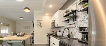 Luxurious One-Bedroom Gem Near Conneaut Lake