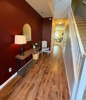 Interior - Bright & Comfortable, Long Stay and Pet Friendly (Beaverton)