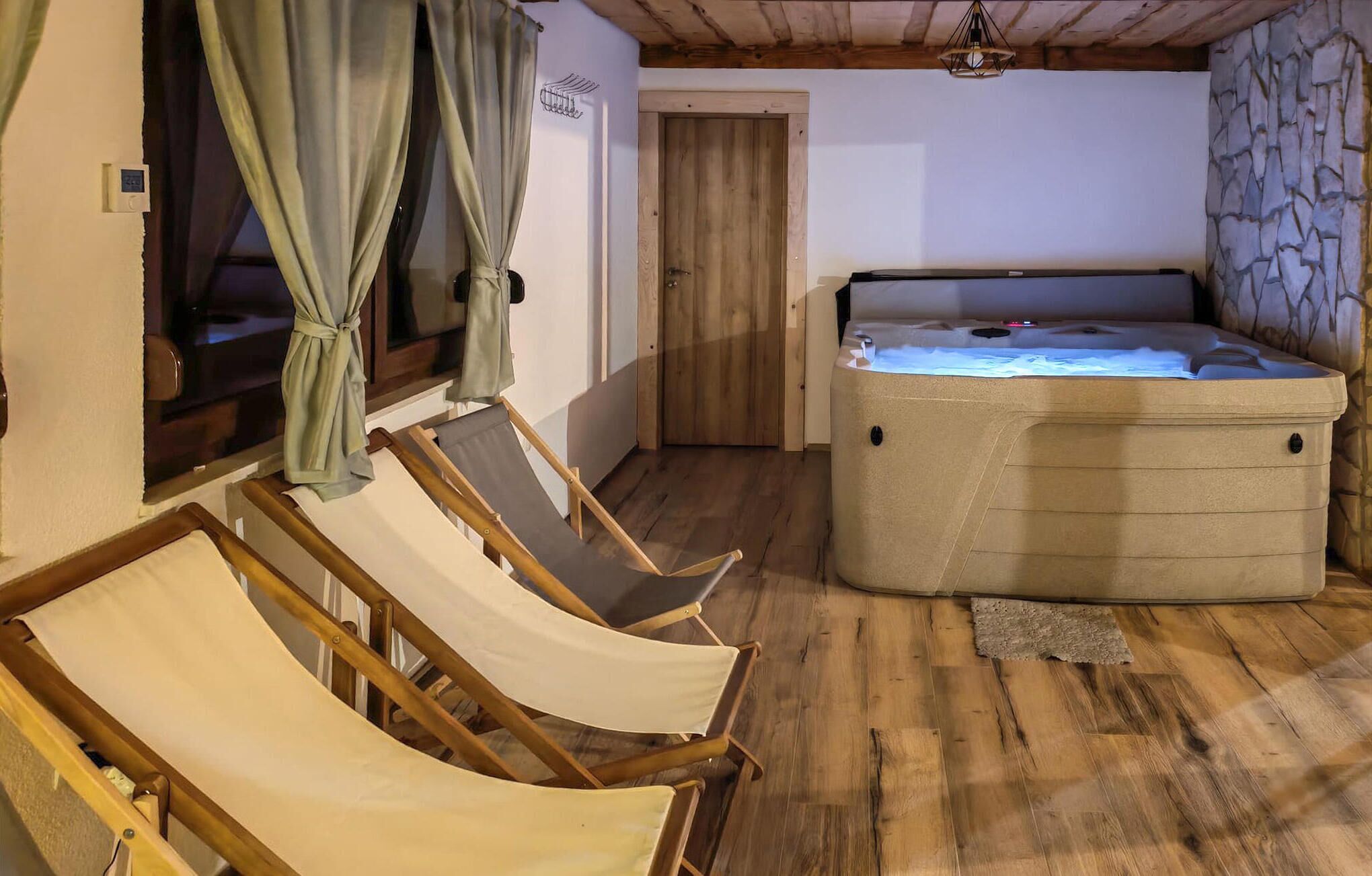 المنشأة من الداخل