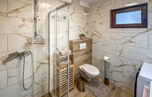 Shower, hair dryer - Stunning home in Gospic (Gospic)