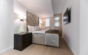 3 bedrooms, iron/ironing board, free WiFi - Awesome home in Sukosan (Sukosan)