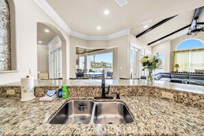 Interior - 🦩Book Me Baby! Lakeside Luxury in Destiny East🦩 (Destin)