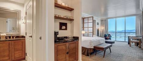 Elite Studio Suite | Desk, free WiFi, bed sheets