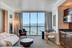 TV màn hình phẳng 43-inch có truyền hình vệ tinh