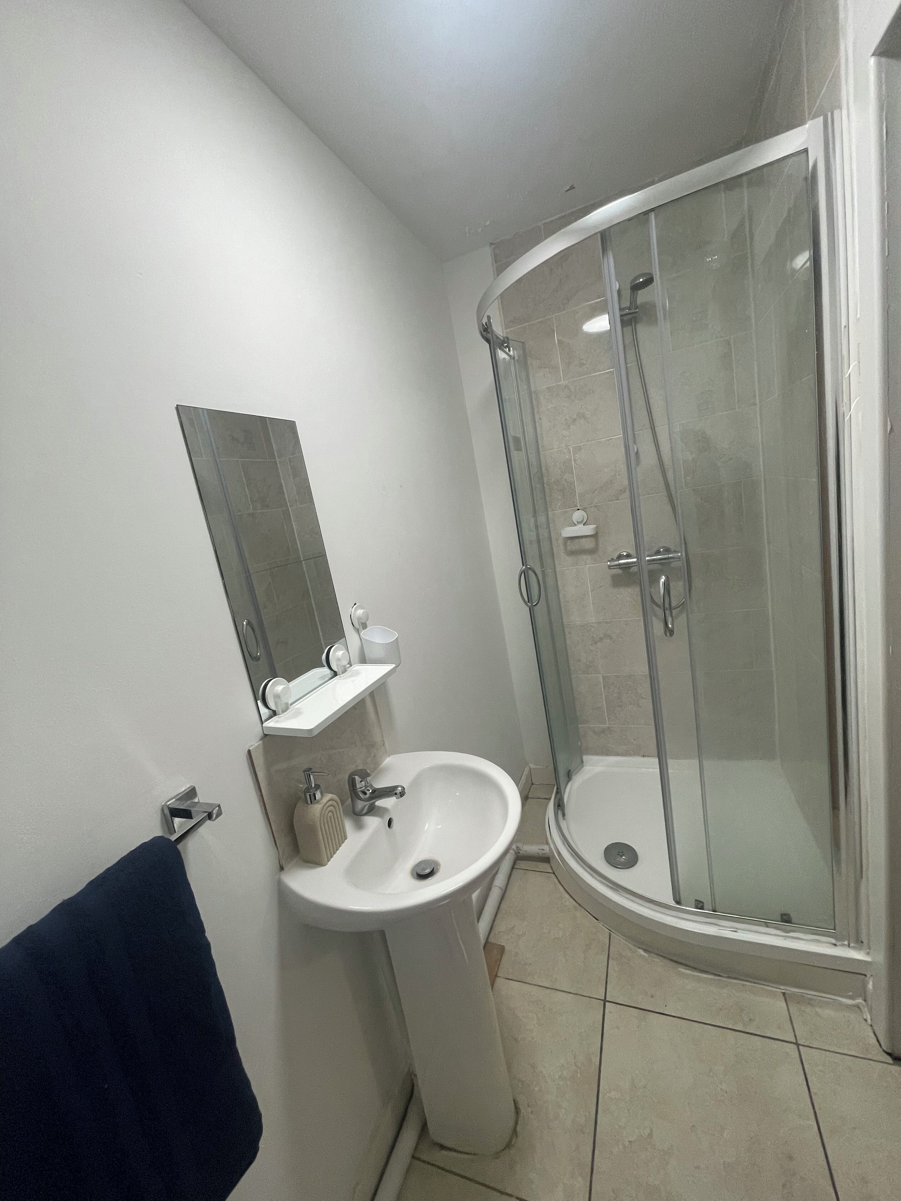Toallas y papel de baño 