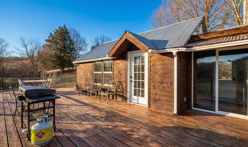 3BR Farmhouse with Views Near Hart Creek Trails