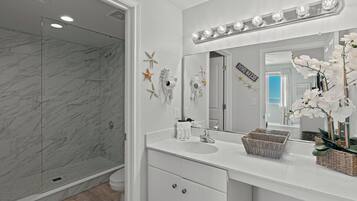 Apartment (3 Bedrooms) | Bathroom | Shower