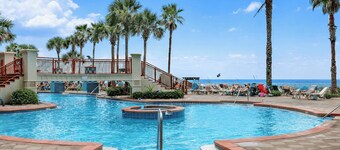 Emerald Horizon by Avantstay Beachfront Condo + Resort Pool + Gulf Balcony Views + Near Pier Park & Dining