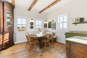 Dining - The Peggy's Cove House. Unrivalled panoramic views! (Peggy's Cove)