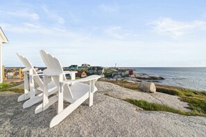 Terrace/patio - The Peggy's Cove House. Unrivalled panoramic views! (Peggy's Cove)