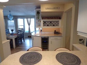 Fridge, microwave, oven, stovetop - Gardens Single-Family Home • Ocean Views • Dog Considered • FRIDAY TO FRIDAY (Ocean City)