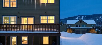 Alpine Escape - Brand-New Townhome - Private Hot Tub - Sleeps 14 - Near Loon