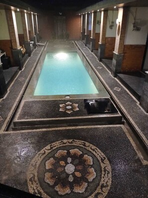 Outdoor pool, pool loungers