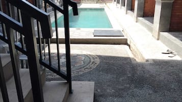 Outdoor pool, pool loungers