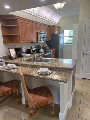 Private kitchen - Spacious 3-bedroom condo in beautiful Orlando (Orlando)