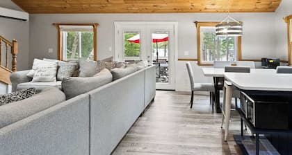 Spacious Family Home w/ Long Lake Access
