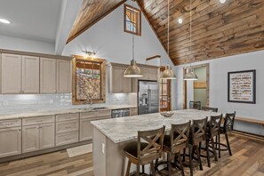 Dining - The Cabins at Buckeye Creek at Eagles Nest - full retreat! (Beech Mountain)
