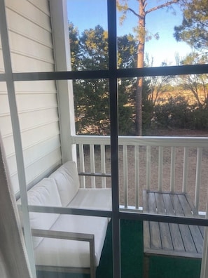 Interior - 3-bedroom condo in Myrtle Beach with AC. Gorgeous view of the Wizard golf course (Myrtle Beach)