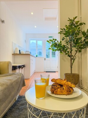 Interior - Stylish 3-Bed House near Canterbury Centre (Canterbury)