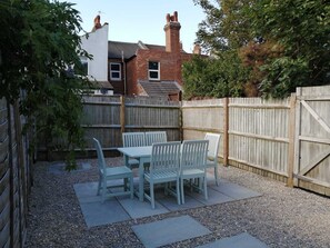 Outdoor dining - Fabulous Home in Folkestone (3 bedrooms) (Folkestone)