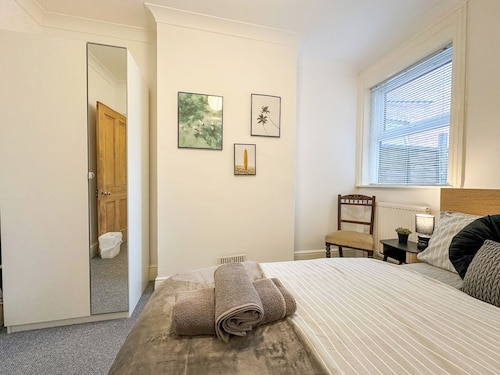 Fabulous Home in Folkestone (3 bedrooms)