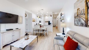 Living area - 2nd floor condo w/ tennis court, restaurant, balcony, near theme parks, sauna (Davenport)