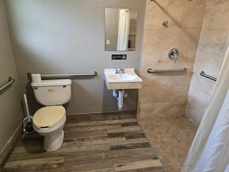 Shower, towels, soap, toilet paper. Golf View Motel