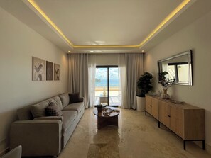 Smart TV - Sky and sea luxury apartment/ elevator and swimming pool/ view of Samana bay (Santa Bárbara de Samana)