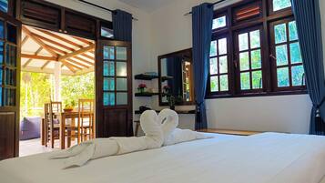 Deluxe-Doppelzimmer, 1 King-Bett, Klimaanlage, Bergblick