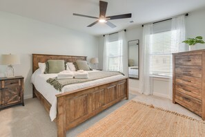 Iron/ironing board, travel cot, Internet, bed sheets - The Palms Estate: Private Pool & Coastal Elegance (Bluffton)