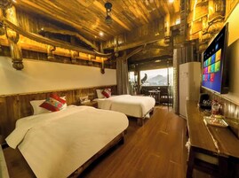 Luxury Twin Room | Blackout drapes, soundproofing, free WiFi, bed sheets